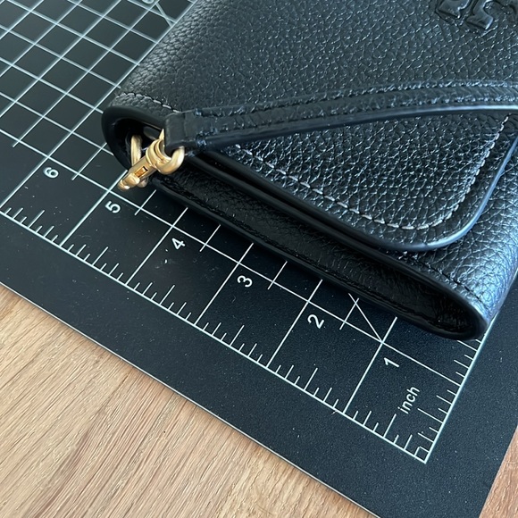 Like NEW Tory Burch crossbody - Picture 15 of 15